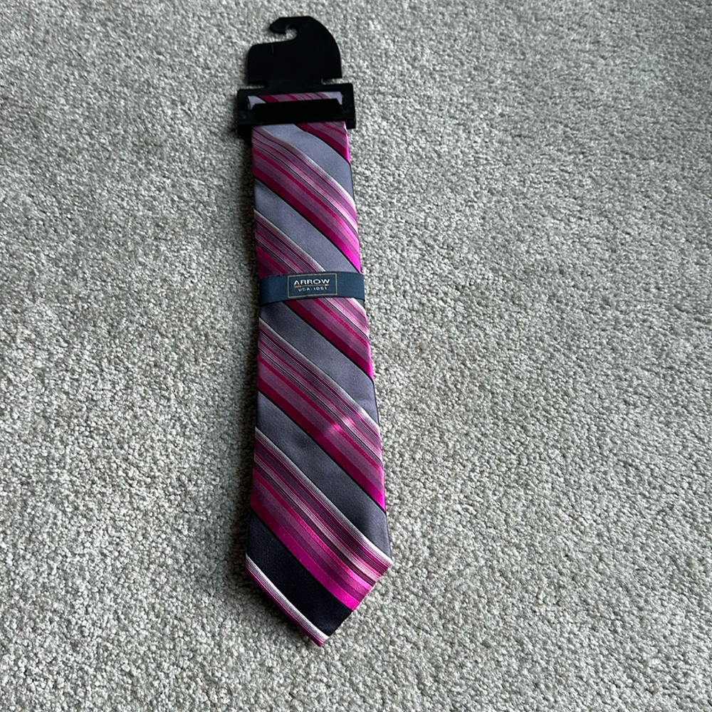 Arrow Men's Pink and Grey tie NWT